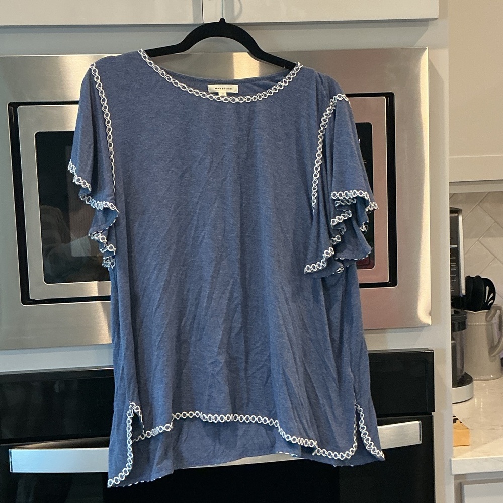 Max Studio Blue and White Trim Short Sleeve Top